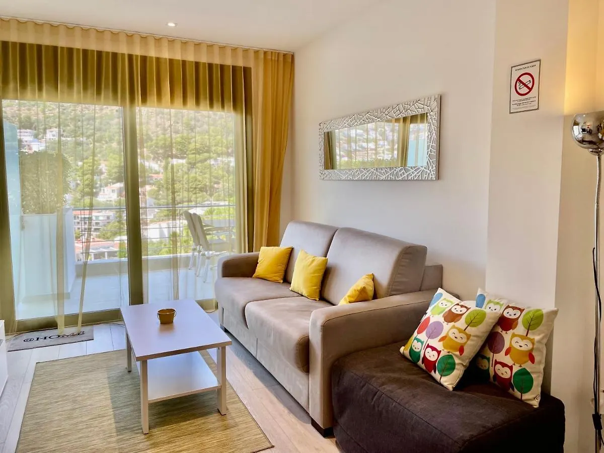Castell Blau Appartement Roses
