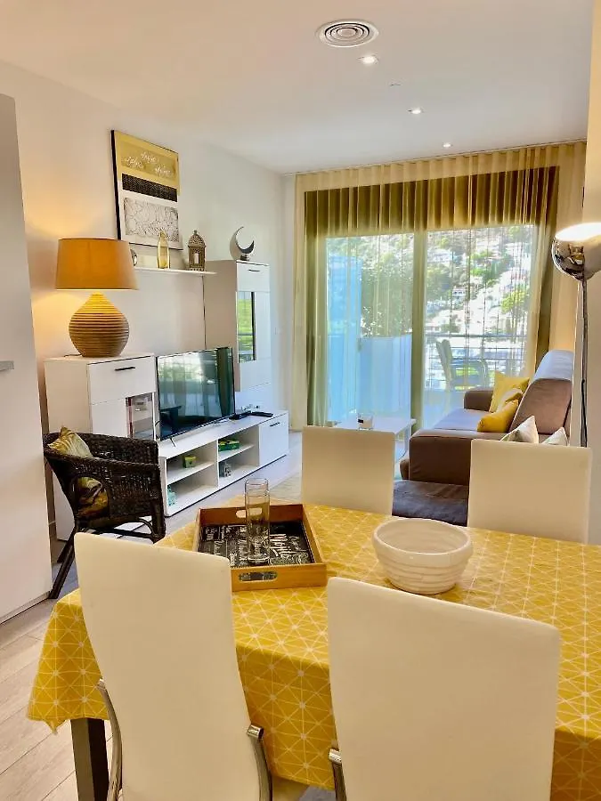 Castell Blau Appartement Roses