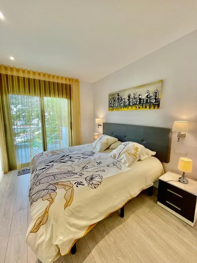 Castell Blau Appartement Roses